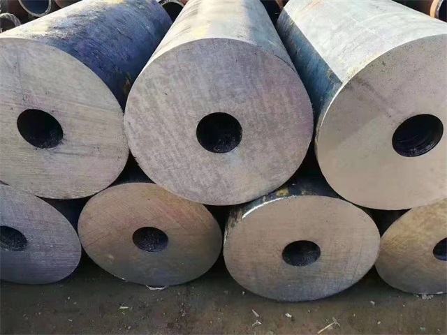 赤峰厚壁热轧无缝钢管